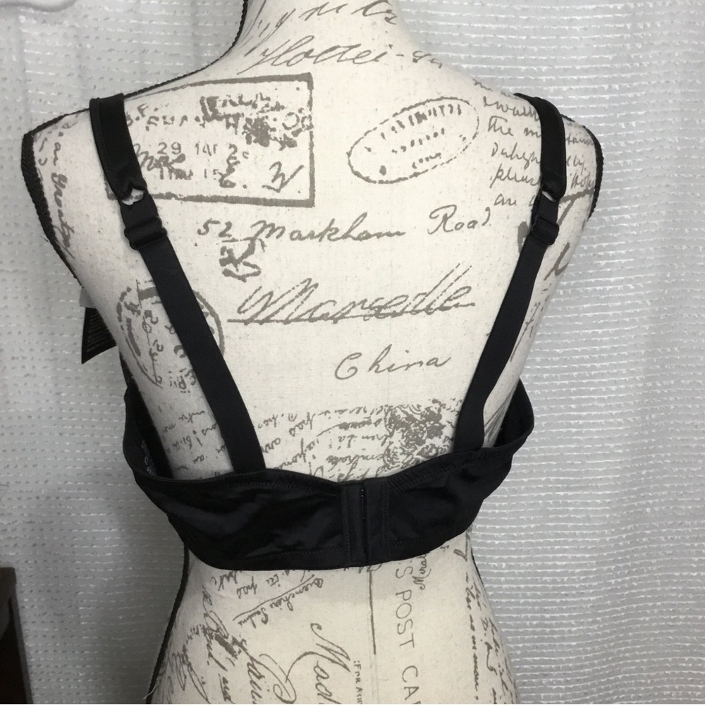 Playtex Secrets Black Underwire Bra 4523 with Embroidery Detail New with tag - Picture 3 of 7